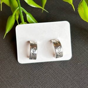 Vintage Sterling Silver Half Circle Leaf Flower Stud Earrings